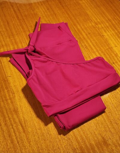 Imagem de Conjunto Leg e Top Um Ombro de Cor Rosa Escuro BJPO1 - Tamanho Único 38 ao 42